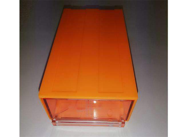 BIN D29 - Storage Boxes & Cases -