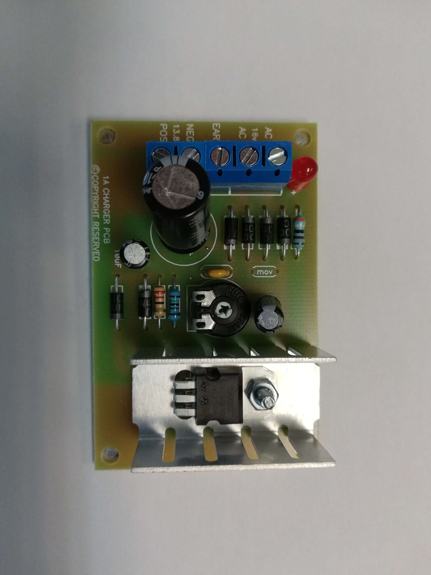 CEM 13,8V/1A LEAD ACID CHARGER - Power Supplies & Chargers -